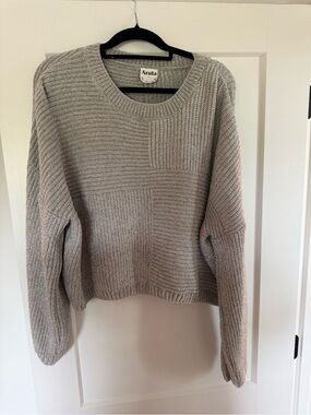ARULA Neutral Gray Textured Patchwork Crewneck Sweater